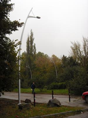 Прикрепленное изображение: 12 Гагаринский парк Реконструкция Хай-тек светильники.jpg